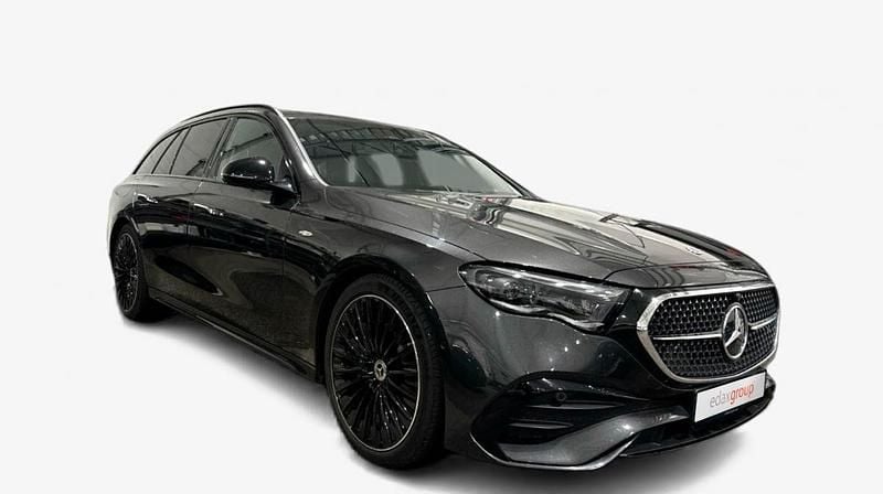 Usado Mercedes E300 313 HP (230 kW) 2025 Cinza Carrinha