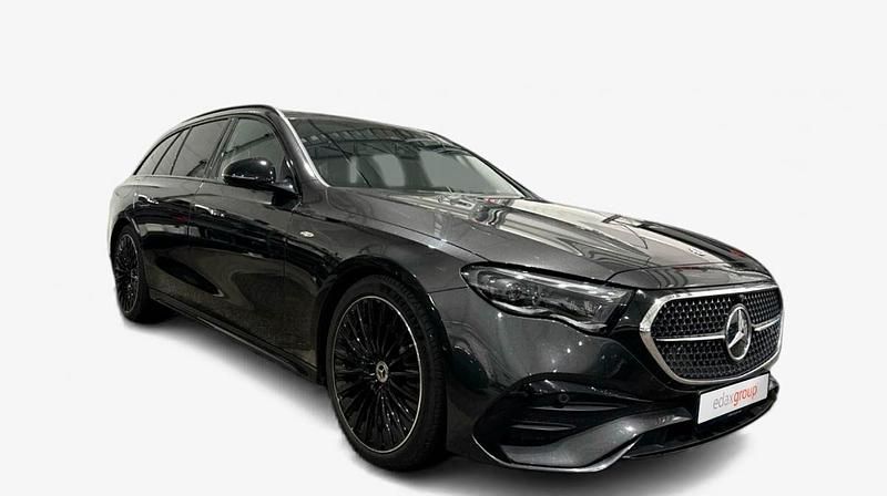 Cinza Usado 2025 Mercedes E300 Carrinha | € 69.990 (Caro) - Imagem 1/4