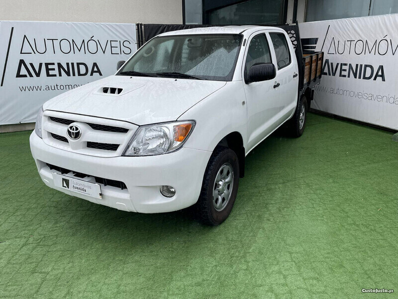 Vendido Toyota HiLux 2.5D4D Cabine Du. - Carros usados para venda