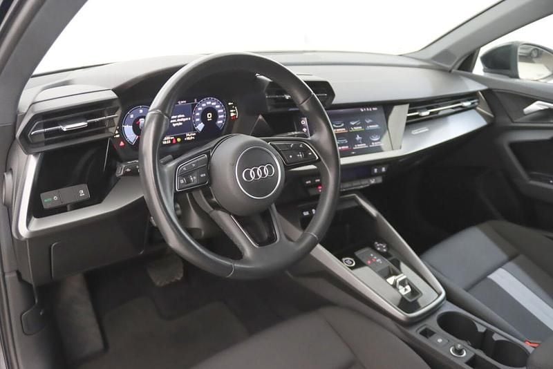 Usado Audi A3 116 HP (85 kW) 2023 Preto Sedan