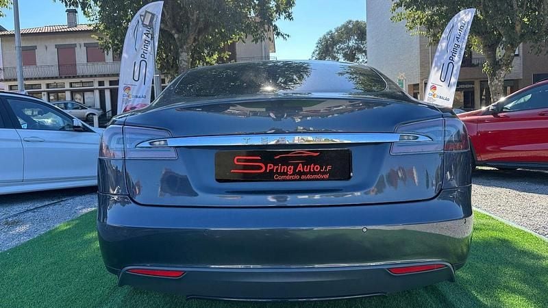 Cinza Usado 2016 Tesla Model S Sedan | € 21.500 (Bom preço) - Imagem 1/4