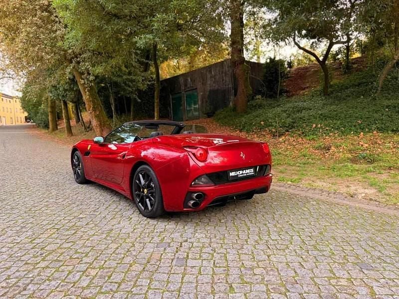 Usado Ferrari California 490 HP (360 kW) 2012 Vermelho Cabrios