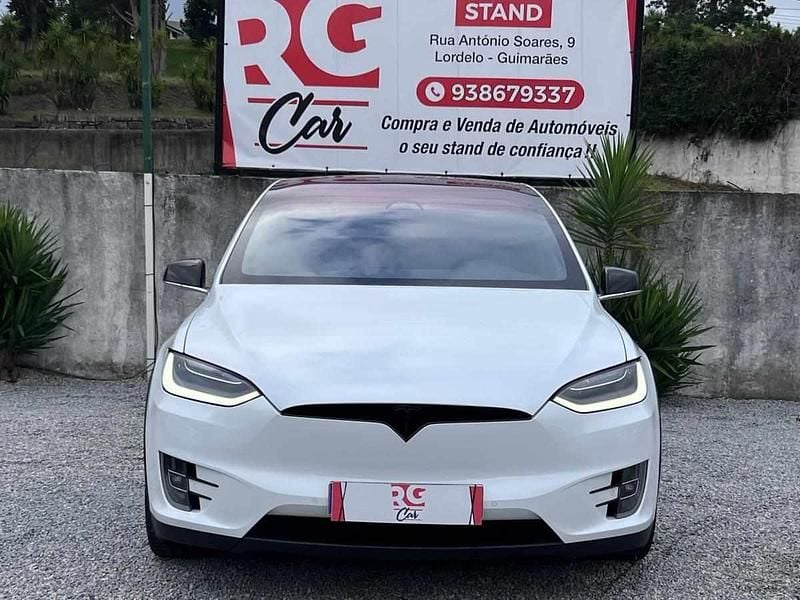 Branco Usado 2020 Tesla Model X SUV | € 62.000 - Imagem 1/4