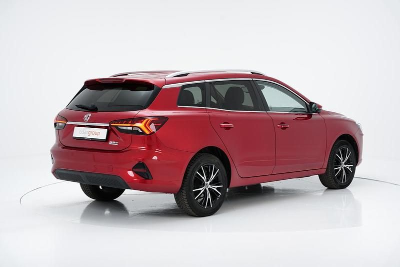 Usado MG MG5 EV Luxury 114 kW (156 HP) 2022 Vermelho Carrinha