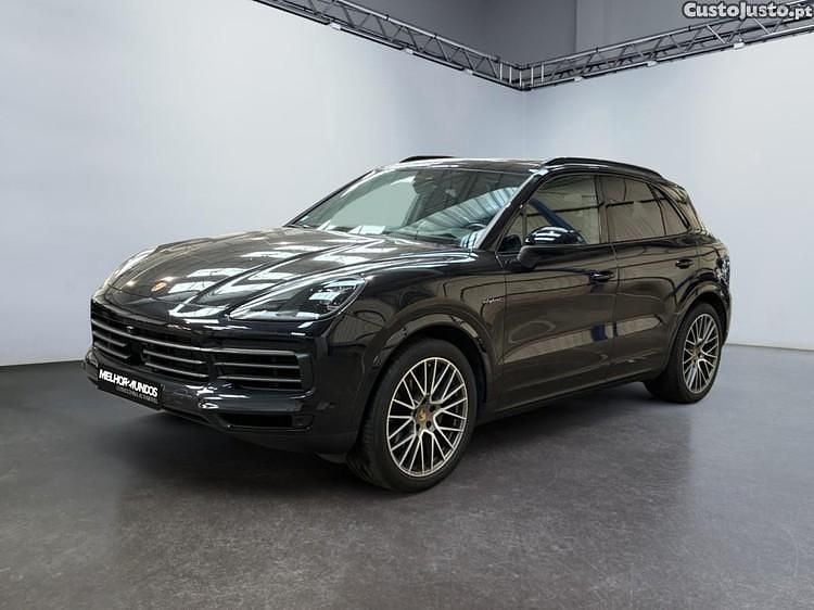 Preto Usado 2022 Porsche Cayenne Platinum Edition SUV | € 79.990 - Imagem 1/1