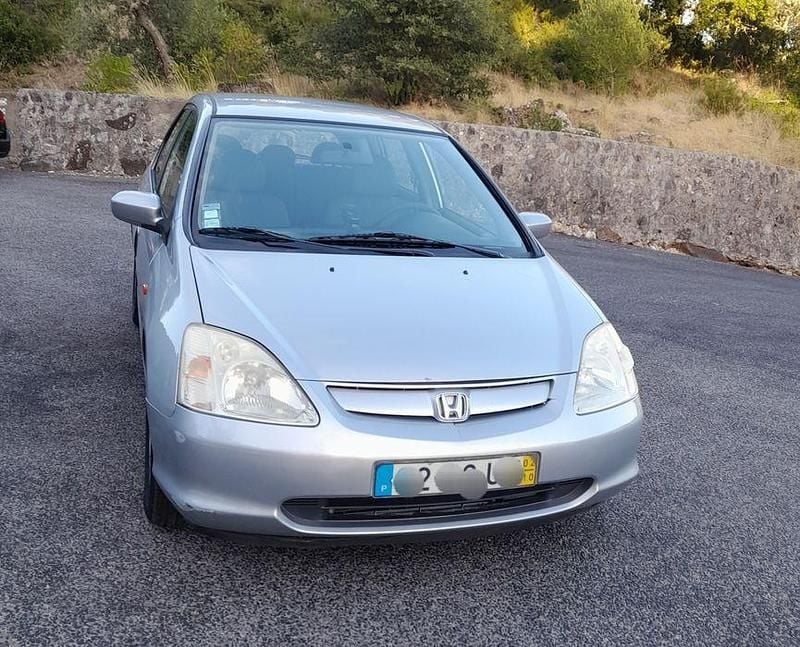 Usado 2002 Honda Civic Sedan | € 2.250 - Imagem 1/4