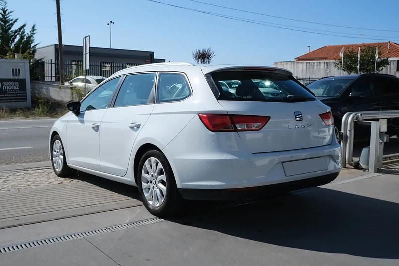 Usado Seat Leon ST Ecomotive 110 HP (80 kW) 2015 Branco Carrinha