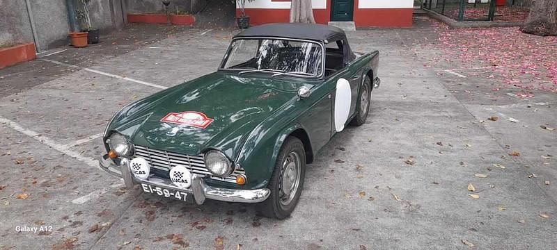 Verde Usado 1962 Triumph TR4 | € 36.900 - Imagem 1/4