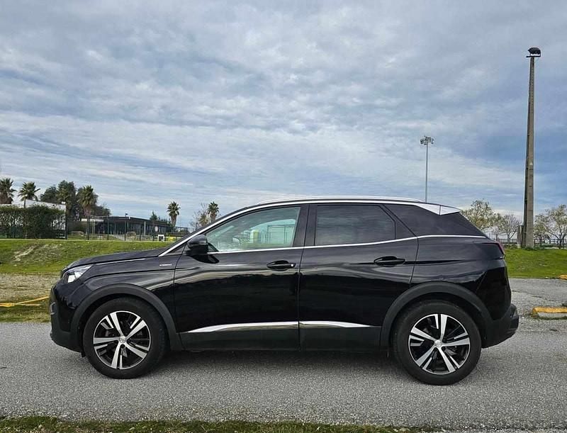 Usado Peugeot 3008 130 HP (95 kW) 2018 Preto SUV
