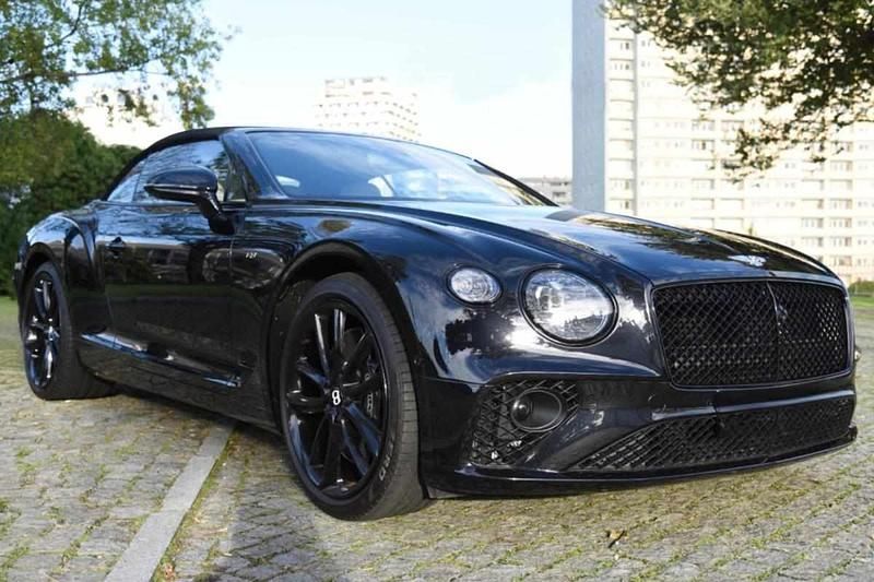 Preto Usado 2022 Bentley Continental GT Coupé | € 269.990 - Imagem 1/4