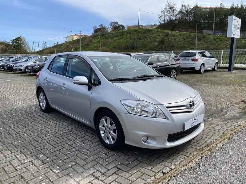 Usado Toyota Auris 90 HP (66 kW) 2011 Citadino