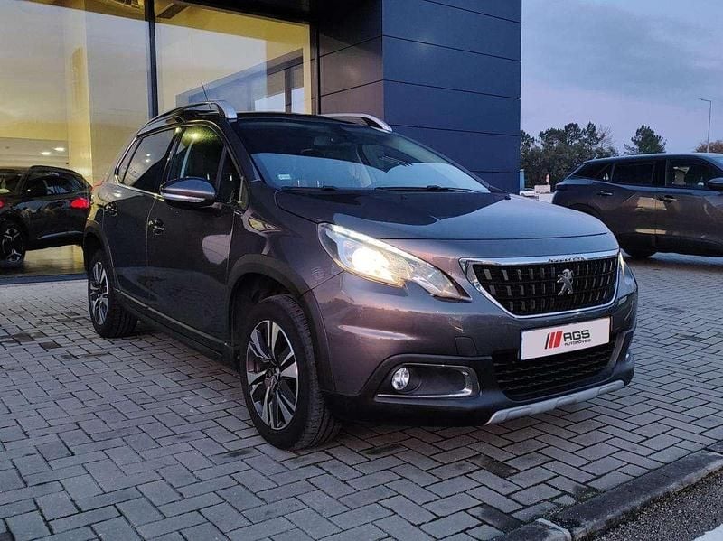 Usado Peugeot 2008 110 HP (80 kW) 2018 Cinzento SUV