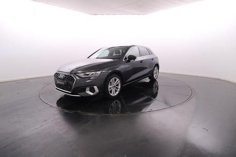Cinzento Usado 2023 Audi A3 Sportback e-tron Sedan | € 27.950 - Imagem 1/4