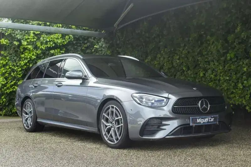 Outra (metalizado) Usado 2021 Mercedes E220 AMG line Carrinha | € 45.900 (Preço justo) - Imagem 1/4