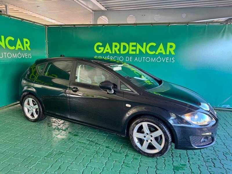 Preto Usado 2010 Seat Leon Sport | € 10.880 (Caro) - Imagem 1/4
