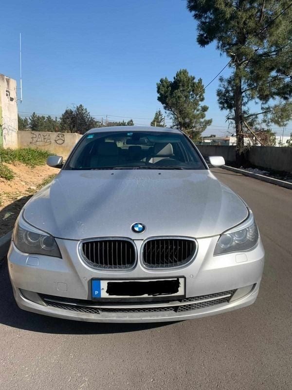 Cinzento Usado 2008 BMW 520 Sedan | € 5.500 (Super Preço) - Imagem 1/4