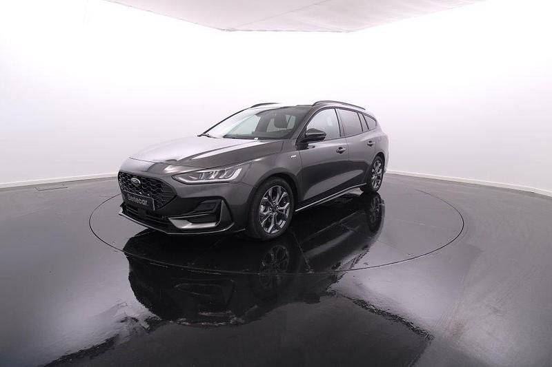 Usado Ford Focus 115 HP (84 kW) 2023 Cinzento Carrinha