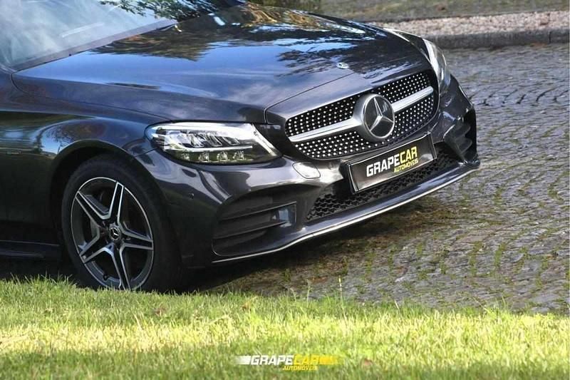 Usado Mercedes C300 306 HP (225 kW) 2021 Cinzento