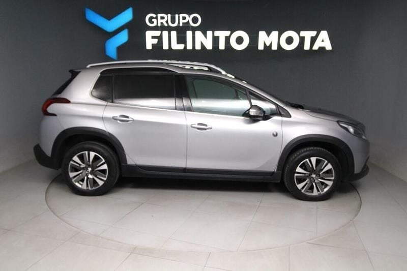 Cinza Usado 2018 Peugeot 2008 Allure SUV | € 11.490 (Bom preço) - Imagem 1/4