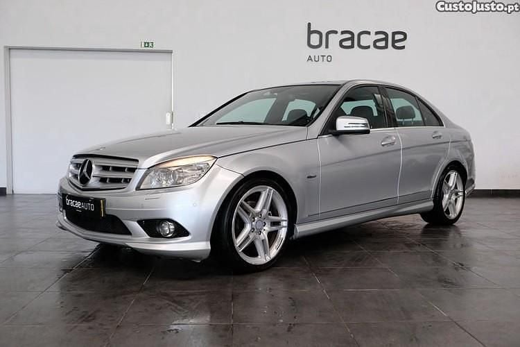 Usado Mercedes C250 Classic 204 HP (150 kW) 2010 Cinza Sedan