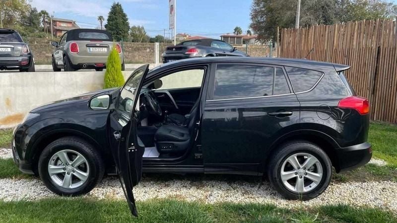 Usado Toyota RAV4 124 HP (91 kW) 2014 Preto SUV