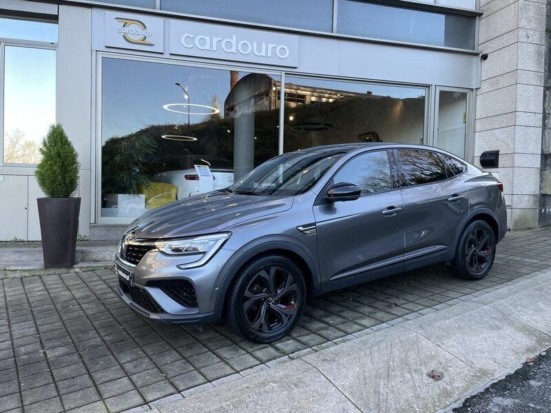 Cinzento preto Usado 2022 Renault Arkana RS Line SUV | € 23.900 - Imagem 1/4