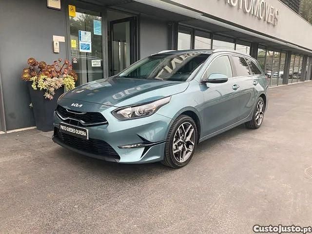 Branco Usado 2024 Kia Ceed Sport Sedan | € 21.250 (Preço elevado) - Imagem 1/1