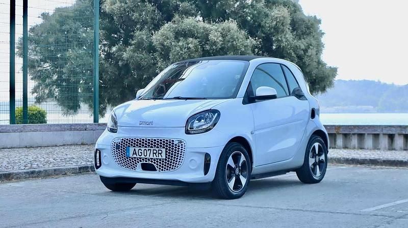 Branco Usado 2021 Smart ForTwo Electric Drive Coupé | € 12.750 - Imagem 1/4
