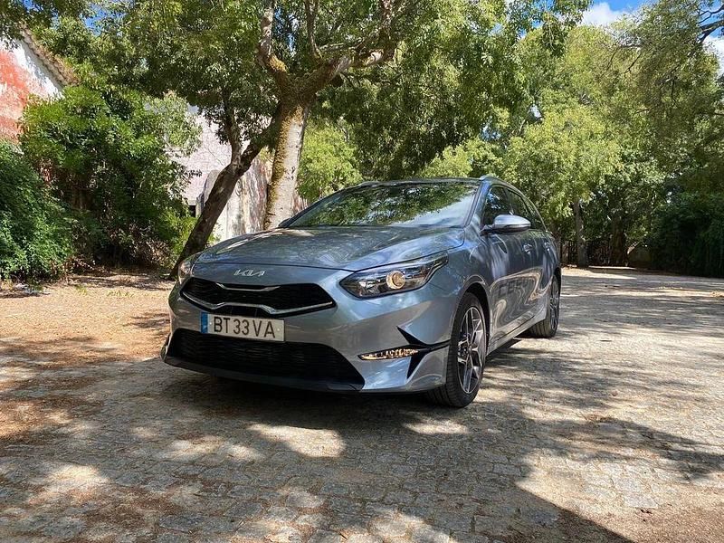 Cinza Usado 2025 Kia Ceed Carrinha | € 24.490 (Caro) - Imagem 1/4