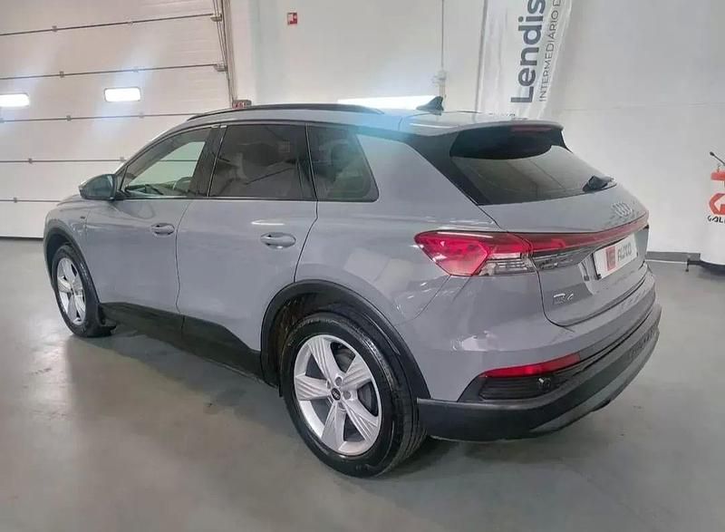 Usado Audi Q4 e-tron 125 kW (170 HP) 2021 Cinzento SUV