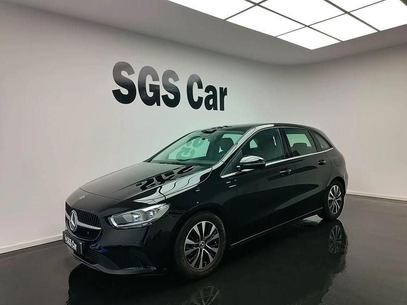 Preto Usado 2024 Mercedes B200 Monovolume | € 37.800 - Imagem 1/4
