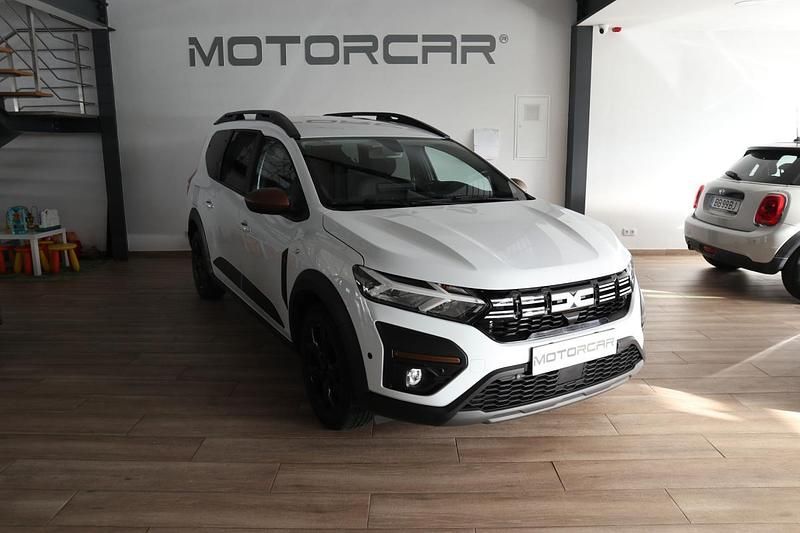 Branco Usado 2023 Dacia Jogger Monovolume | € 18.890 (Preço justo) - Imagem 1/4