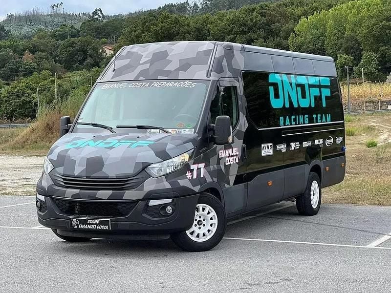 Preto Usado 2018 Iveco Daily Carrinha | € 39.990 - Imagem 1/4