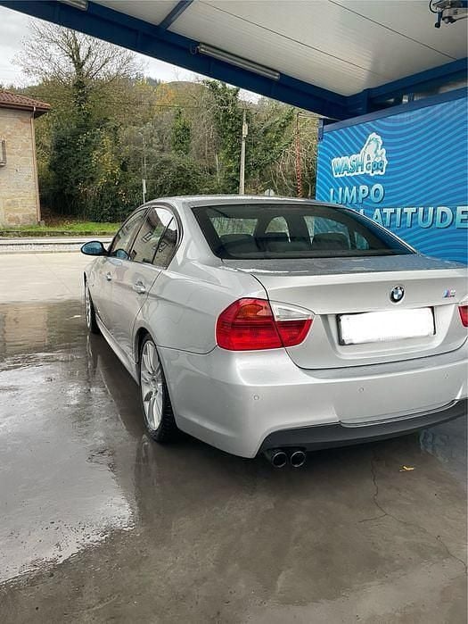 Usado BMW 325 220 HP (161 kW) 2006 Sedan