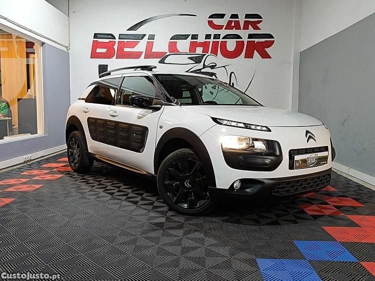 Branco Usado 2015 Citroën C4 Cactus Feel Citadino | € 12.750 (Preço justo) - Imagem 1/1