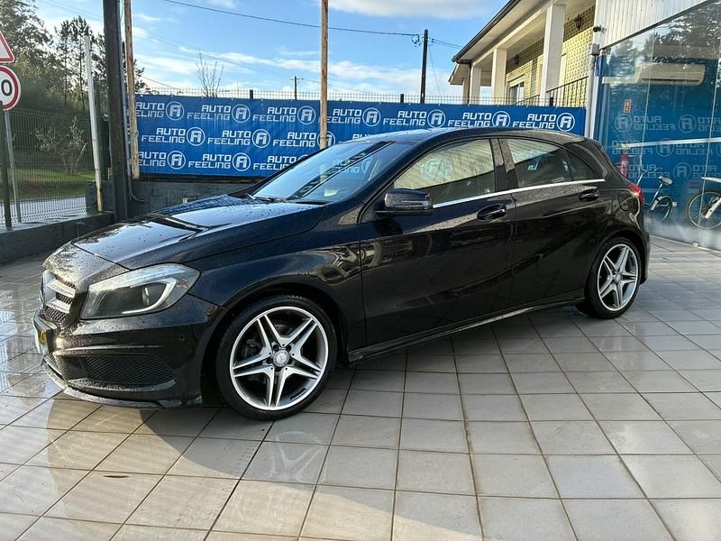 Usado Mercedes A180 109 HP (80 kW) 2014 Preto