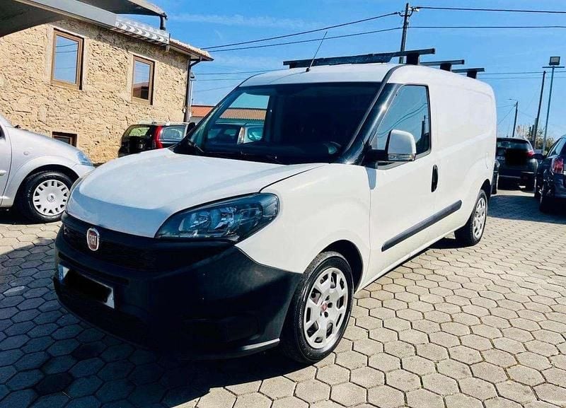 Branco Usado 2019 Fiat Doblò Monovolume | € 8.990 (Super Preço) - Imagem 1/4