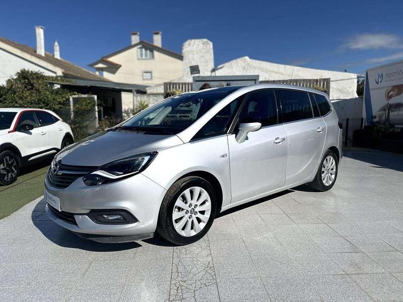 Usado Opel Zafira Life 134 HP (98 kW) 2019 Cinza Monovolume