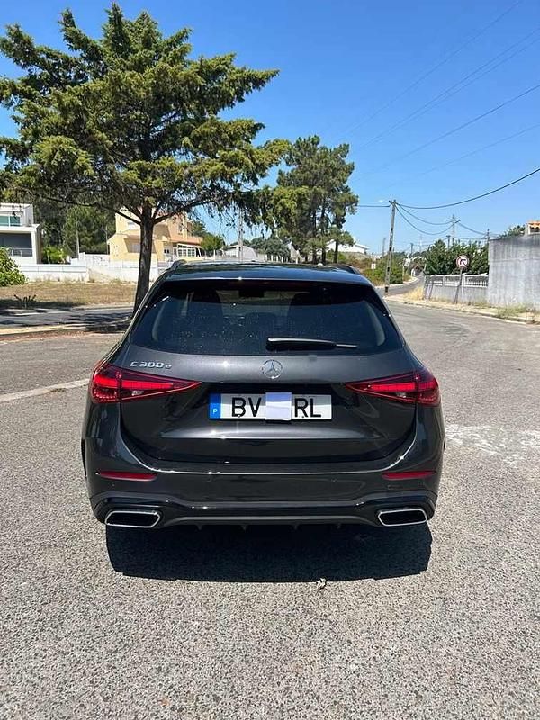 Usado Mercedes C300 313 HP (230 kW) 2024 Preto