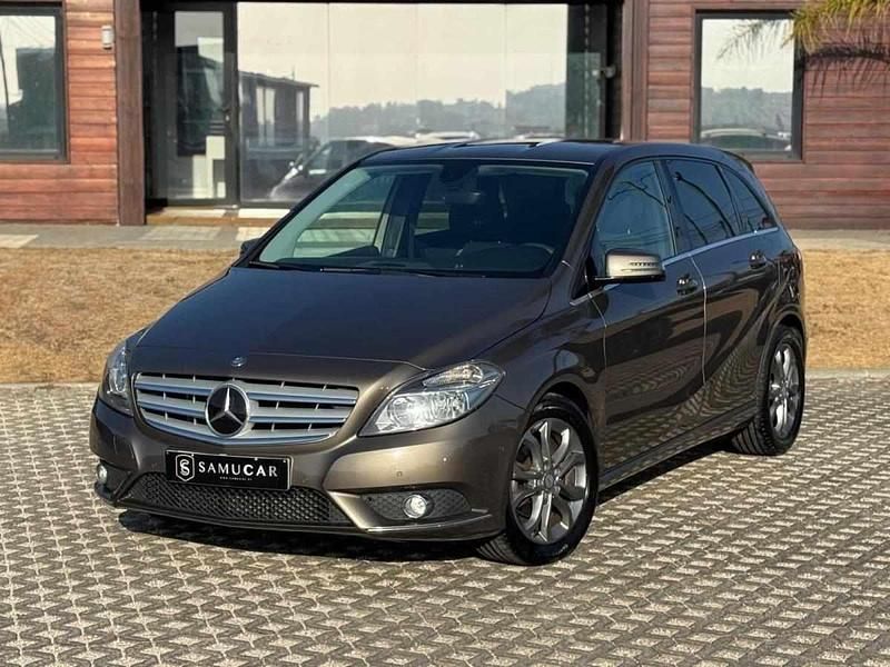 Outro Usado 2013 Mercedes B180 Monovolume | € 13.990 (Preço justo) - Imagem 1/4