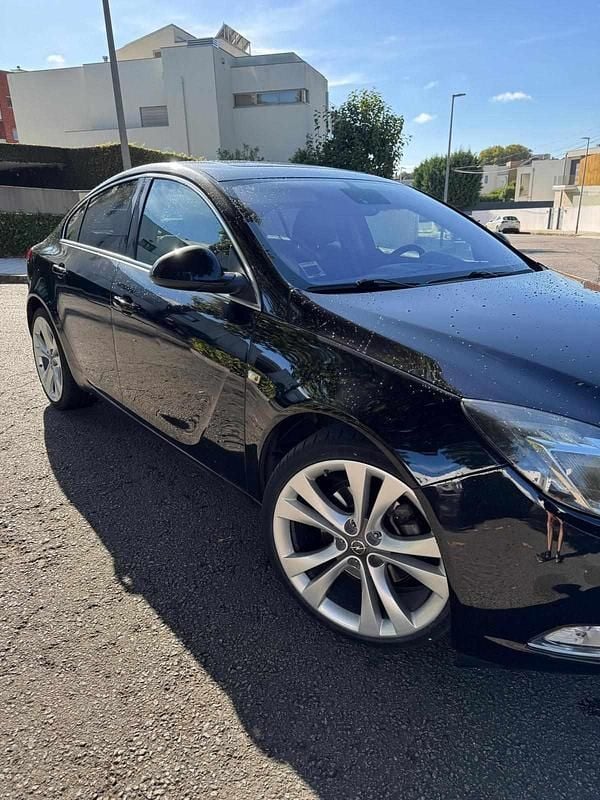 Preto Usado 2009 Opel Insignia Sedan | € 7.650 (Preço justo) - Imagem 1/4