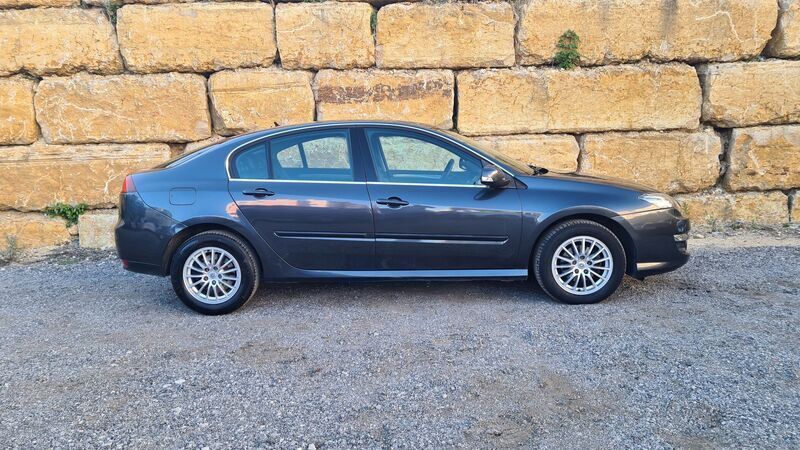 Usado Renault Laguna III Dynamique 150 HP (110 kW) 2012 Cinza Sedan