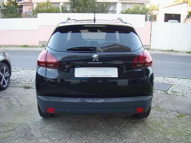 Usado Peugeot 2008 82 HP (60 kW) 2016 Preto SUV