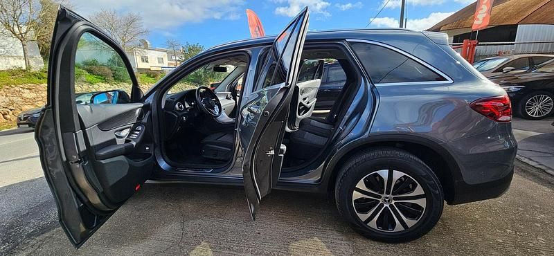 Usado Mercedes GLC300 245 HP (180 kW) 2020 Cinza SUV