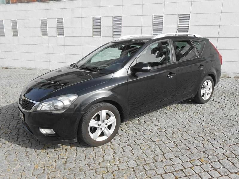 Usado Kia Ceed 109 HP (80 kW) 2010 Preto Citadino