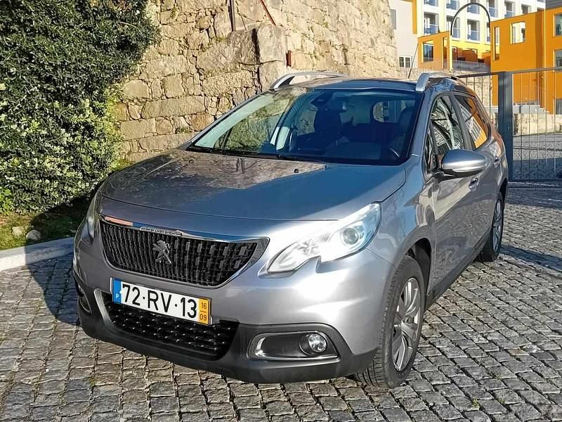 Usado Peugeot 2008 Style 102 HP (75 kW) 2016 Cinzento SUV