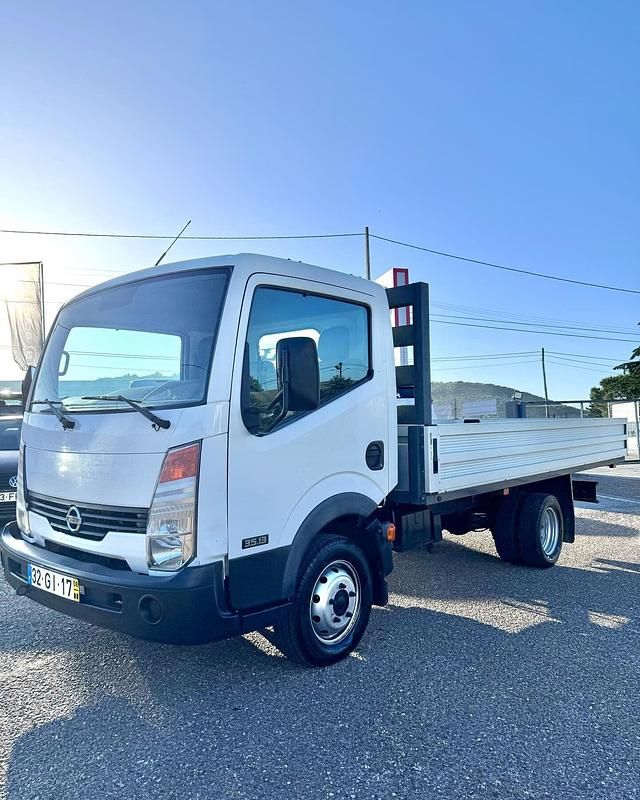 Branco Usado 2008 Nissan Cabstar Pickup | € 21.000 - Imagem 1/4