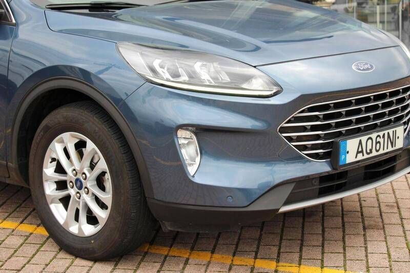 Usado Ford Kuga Titanium 120 HP (88 kW) 2022 Azul SUV