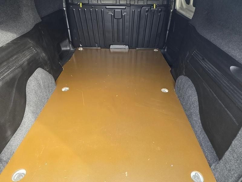 Usado Peugeot Partner Premium 102 HP (75 kW) 2020 Branco Monovolume