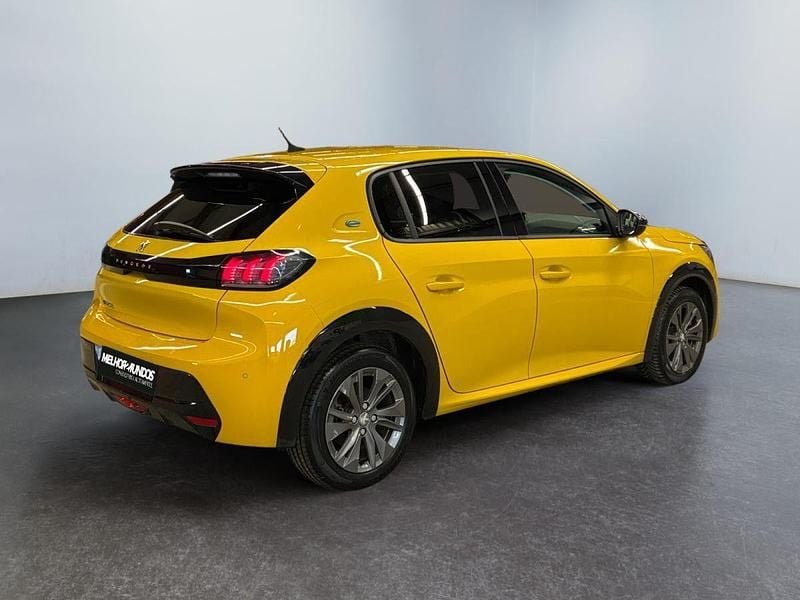 Usado Peugeot e-208 Allure 100 kW (136 HP) 2022 Amarelo Citadino